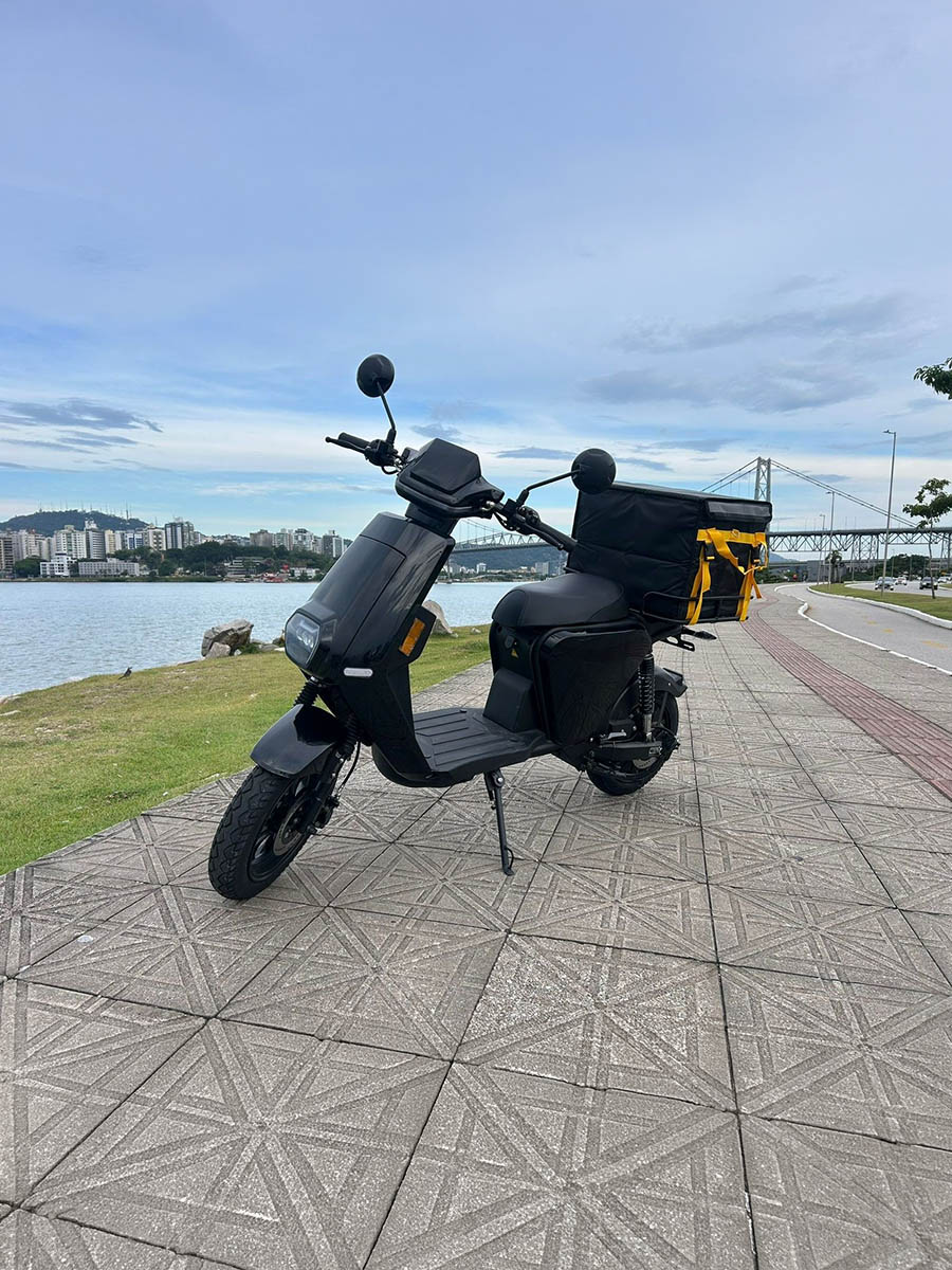 Modelo Q5 — Scooter Delivery